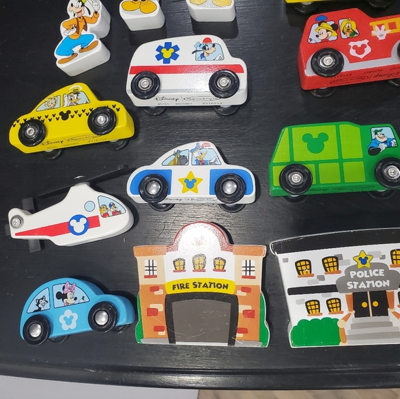 Disney Melissa and Doug Mickey Mouse Deluxe Wooden Vehicle Set - Picture 9 of 11